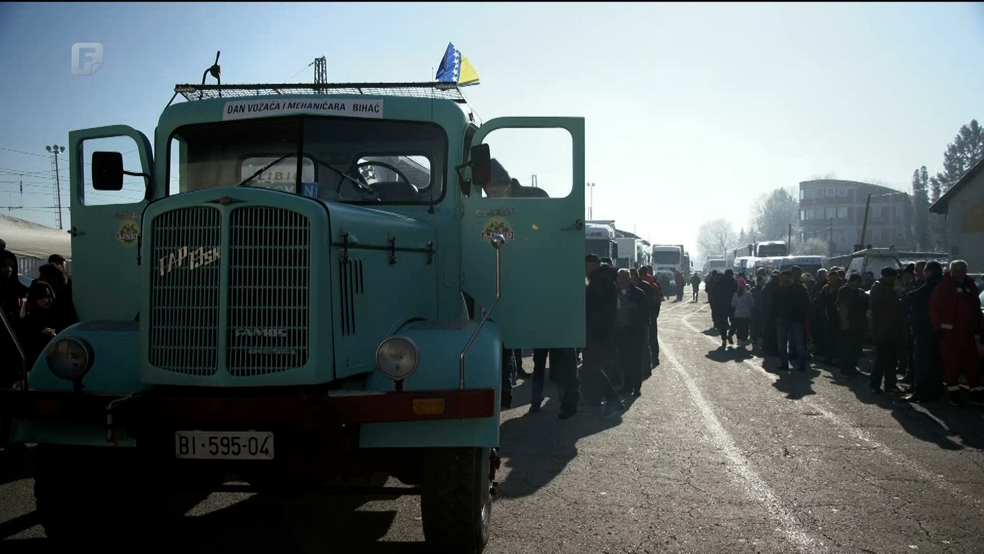 Defile ulicama Bihaća uz Dan vozača i automehaničara